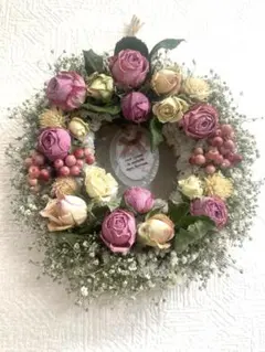 真ん丸ピンクのバラが綺麗なリース　ドライフラワー　玄関　壁掛け　飾り