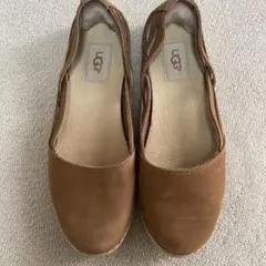 UGG ブラウン ストラップフラットシューズ パンプス