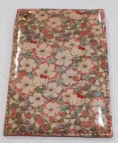 ハローキティお洒落な花柄　パスケース　IDケース