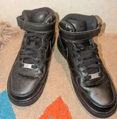 NIKE　AIR FORCE 1　ブラック　ハイカットスニーカー　23.5cm