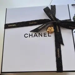 CHANEL チャーム付きパール カメリアヘアゴム ノベルティ - メルカリ