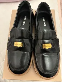 2025年最新】MIU MIU レディース ローファー・革靴の人気