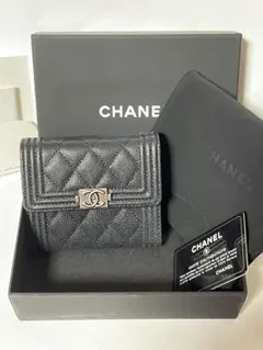 超美品　CHANEL ボーイシャネル　キャビアスキン　マトラッセ　三つ折り財布