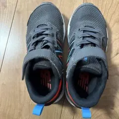 New Balance キッズスニーカー グレー/レッド　18センチ