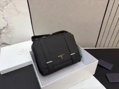 PRADA レザー ショルダーバッグ