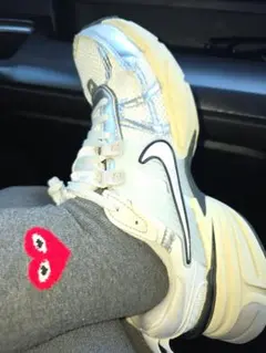 新品■匿名配送■韓国■グレー 赤ハートに顔ソックス２足