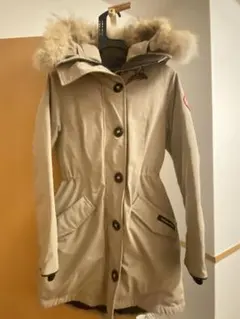 値下中！カナダグース　ファー付きベージュダウンジャケット