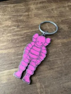 2025年最新】カウズ キーホルダーの人気アイテム - メルカリ