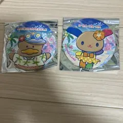 サンリオ ハーモニーランド はちゃめちゃサマービンゴ ウサハナ、ペックル缶バッジ