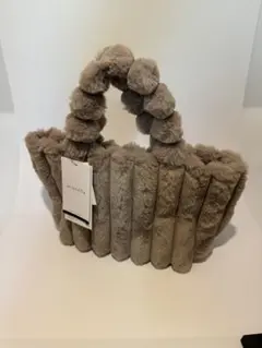 【新品未使用】aristella ファーバッグ　ベージュ 軽量 ふわふわ