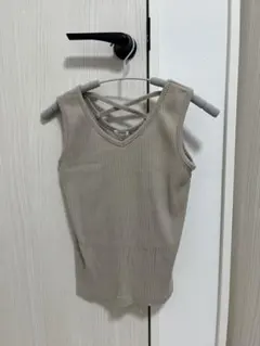 COLZA ベージュ リブ編み タンクトップ Sサイズのサムネイル