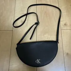 Calvin Klein カルバンクライン ショルダーバッグ デカロゴ ブラック 