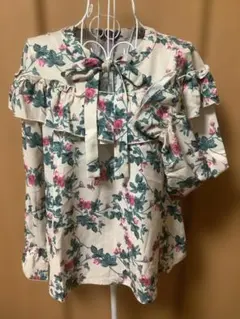 アクシーズファム新品! フラワープリントカットソー