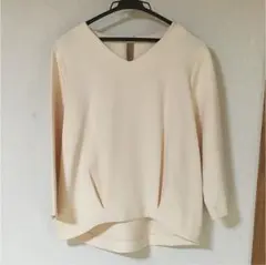 新品タグ付トップスのサムネイル