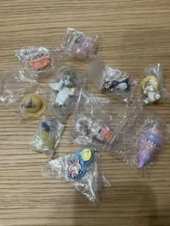 ガチャガチャ サンリオ ズートピア ちいかわ 目印アクセサリー - メルカリ