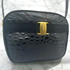 SalvatoreFerragamo ブラック ショルダー ヴァラリボン クロコ