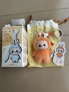 POPMART LABUBU PIN FOR LOVE イニシャル J