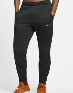 NIKE THERMA テーパード パンツ　ブラック　XL