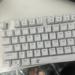 e元素 ゲーミングキーボード 青軸のサムネイル