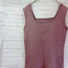 リブタンクトップ　スクエアネック　ノースリーブ　タイト　ストレッチ　万能