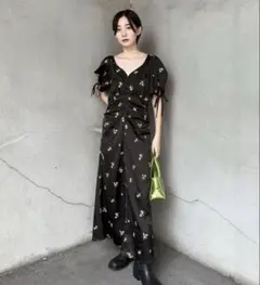 【moussy】お値下げしました！！美品　花柄パフスリーブワンピース サイズ1