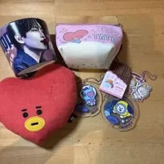 BT21 TATAポーチとハート型クッション