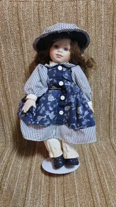 花柄ドレスの人形　飾り物