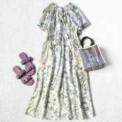 美品✨石見銀山 群言堂 根々リネン フラワーリーフ柄 ノースリーブワンピース 美品✨石見銀山 群言堂 根々リネン フラワーリーフ柄 ノースリーブ