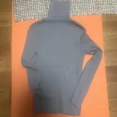 ユニクロ　メリノリブタートルネック　Ｌ　ベージュ