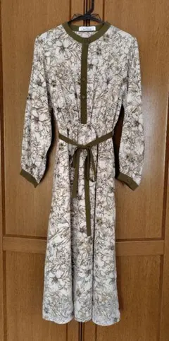 【レイカズン】花柄ワンピース