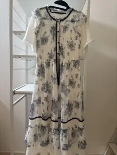 axes femme フラワープリント ワンピース