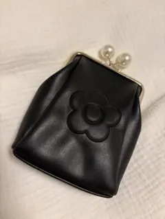 MARYQUANT エンボスデイジーパール ガマ口マルチポーチ