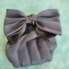 リボン付きヘアアクセサリー ネイビー　まとめ髪　バレッタ　フォーマル　給仕