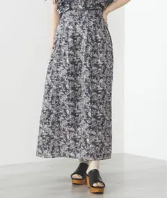 【BEAMS HEART】ペイズリー柄ロングスカート　チャコールグレーのサムネイル
