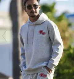 最終値下げ グレー ハート刺繍 フード付きパーカー