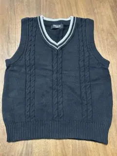 COMME CA ISM 黒 Vネックベスト 120