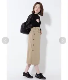 ベージュ タイトスカート ボタン付き ベルト付き