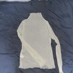 クリーム色 ハイネック メッシュ トップス