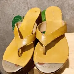 ★JIMMY CHOO★ベージュトングコルクウェッジサンダル35脚長効果