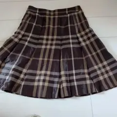 BURBERRY チェック柄 スカートのサムネイル