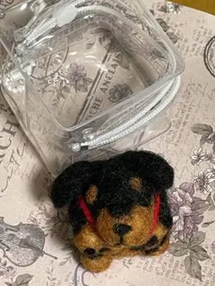 羊毛フェルト ミニチュアダックスフンドさんチャーム収納ケース付き