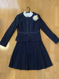 【お値下げ】ブラウス付き！卒業式などママ用紺色スーツ