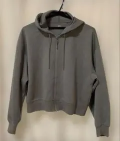 ユニクロ ドライスウェットクロップドフルジップパーカー