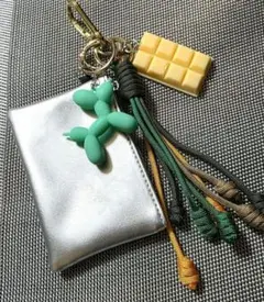 ハンドメイド　バッグチャーム　じゃらじゃらキーホルダー　パラコード　チョコ