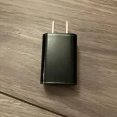 USB充電器 黒 角型