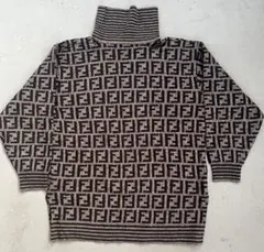 FENDI ロゴ柄 タートルネックセーター