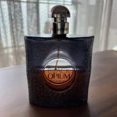 イブサンローラン香水ブラックオピウム眠れない夜