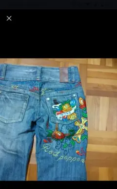 レッドペッパー刺繍デザイン デニムパンツ