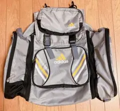 adidasリュック　大容量　遠征合宿　林間学校　修学旅行