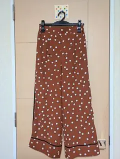 レンガ色SILENTWORTHの 水玉模様パンツ